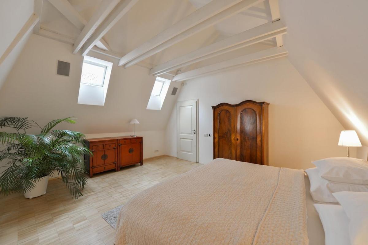 Eclectic Loft With Terrace * Prague